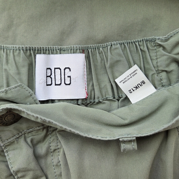 Urban Outfitters Green Cargo Pants Relaxed Fit - Picture 3 of 7